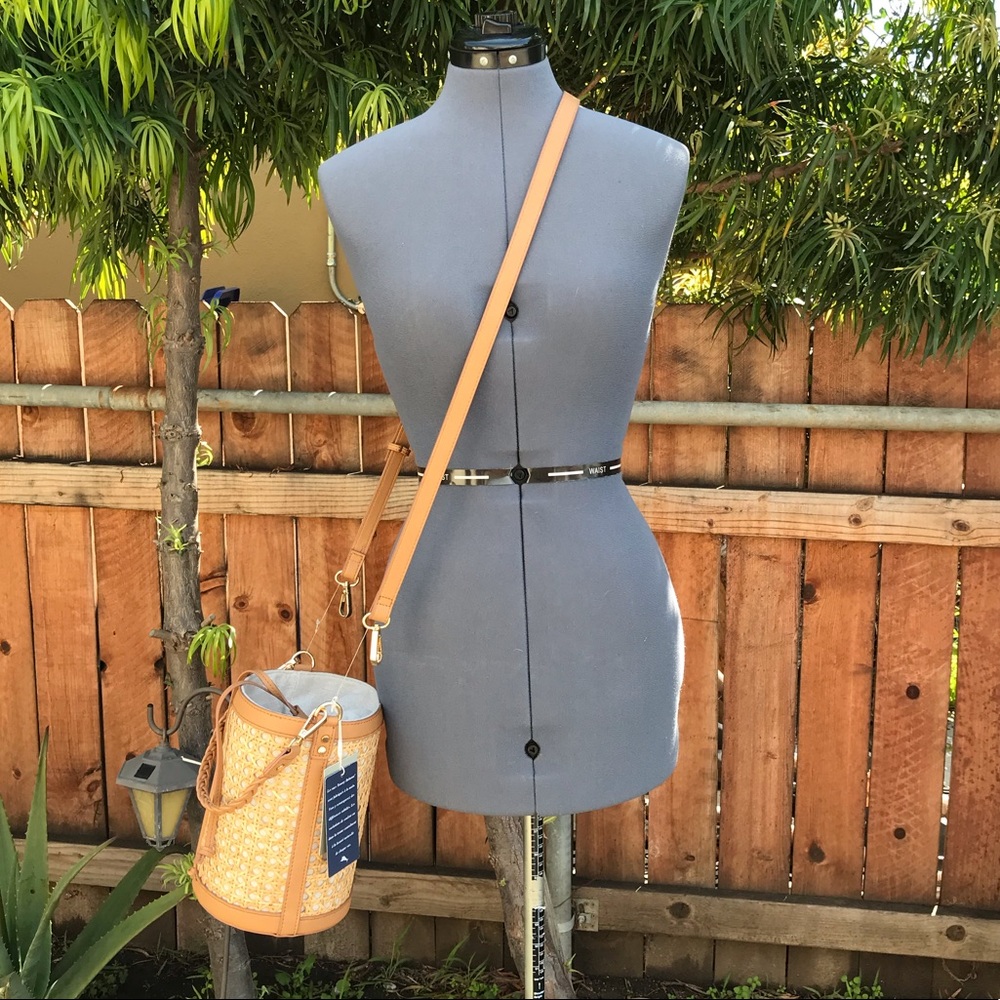 Tommy Bahama straw bucket bag - Picture 2 of 11
